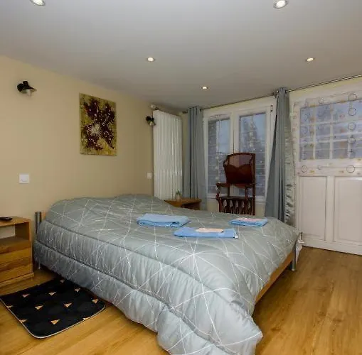 A 1okm Des Plages Du Debarquement, Chez Sabrina, Entre Et Campagne, Proximite Caen, Bayeux, Arromanches, Aeroport Carpiquet Homestay *